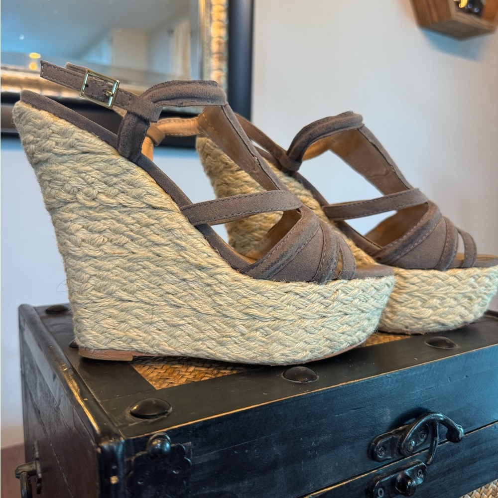 Colin Stuart Wedge Sandals size 5.5